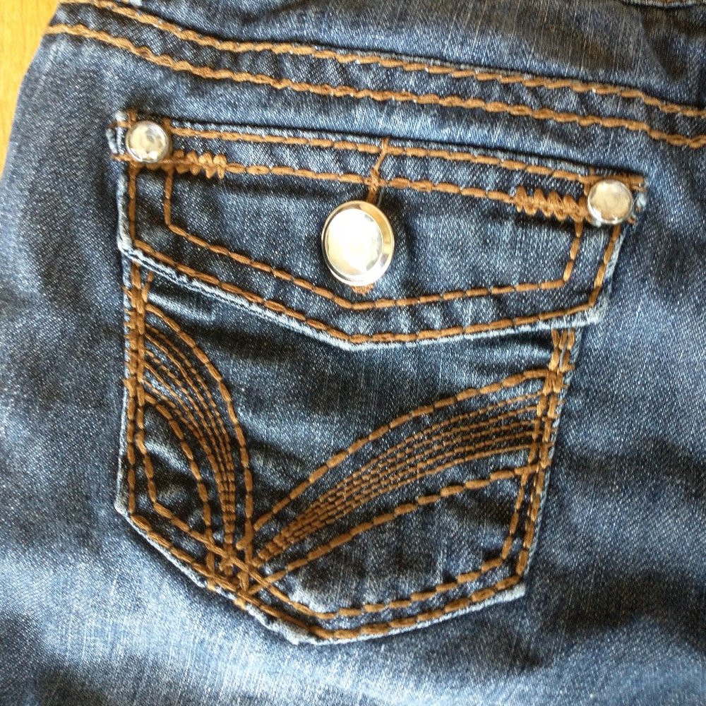 Rue 21 premier jeans size 5/6 designed pockets
